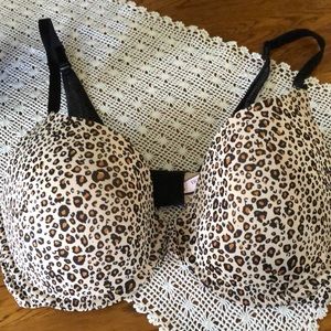 Victoria’s Secret leopard print bra